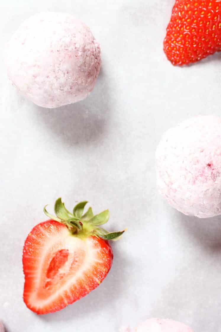 Strawberries-and-Cream-Fat-Bombs