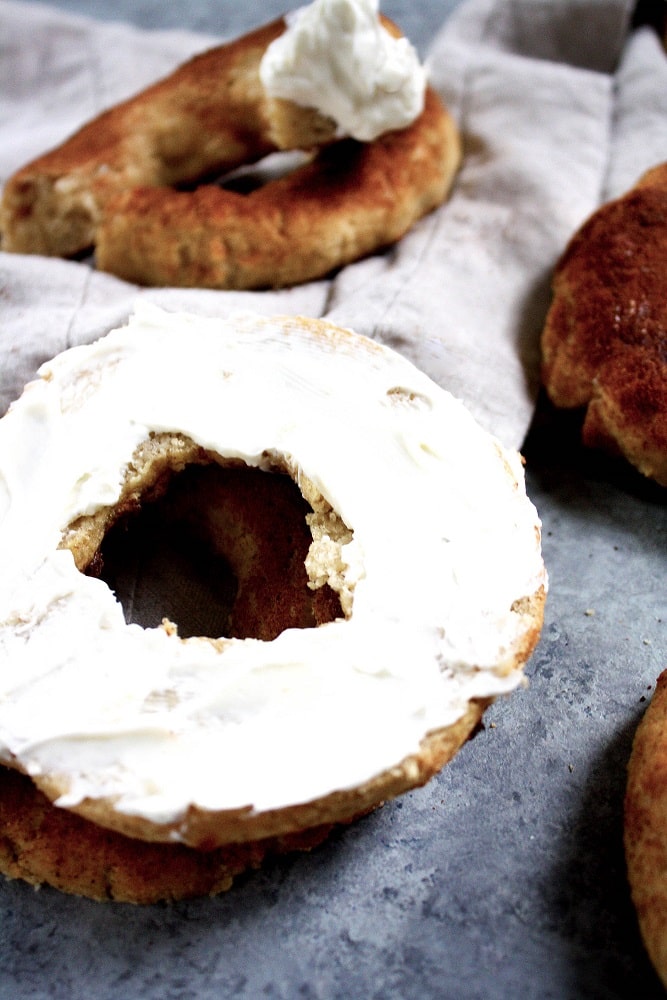 Low-Carb-Cinnamon-Sugar-Bagels