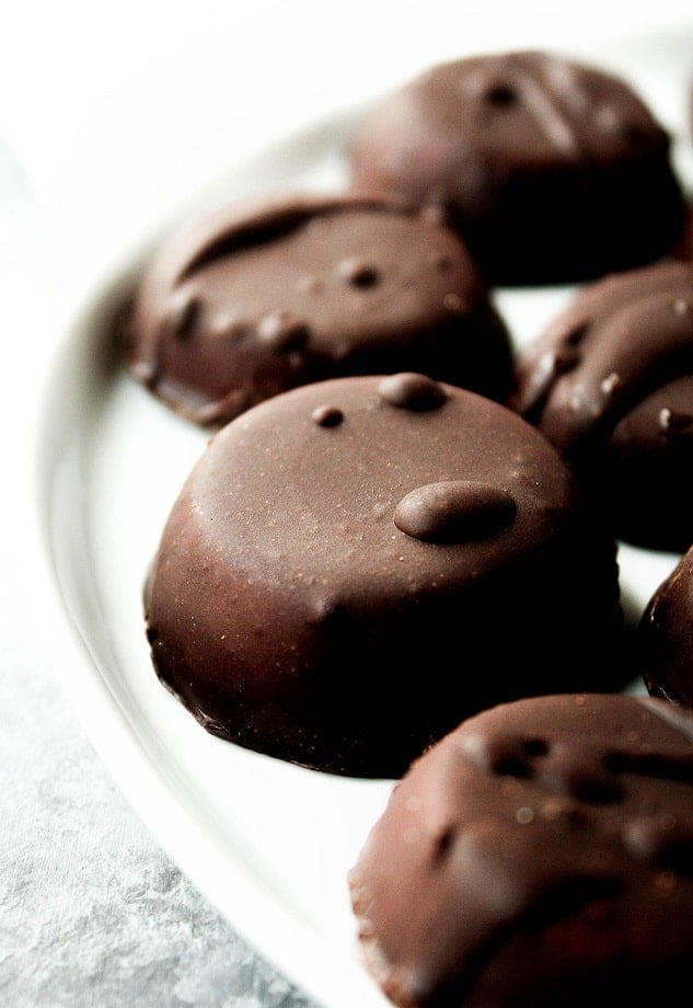 dark-chocolate-peppermint-patty-fat-bombs