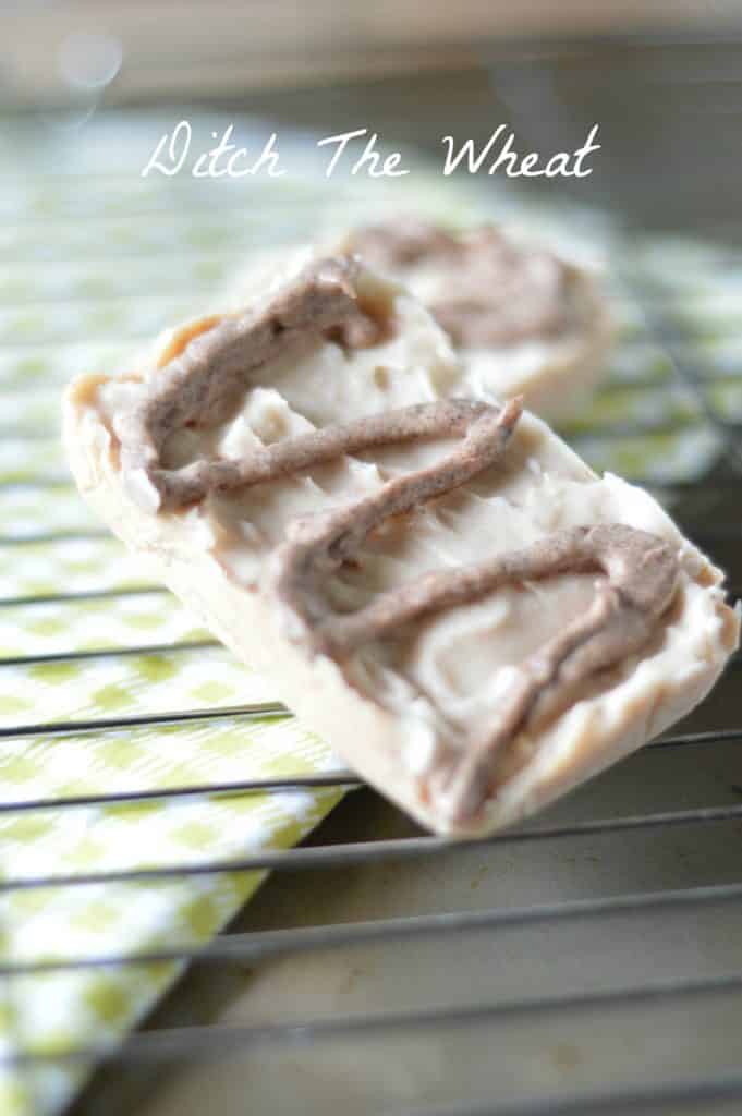 cinnamon-bun-fat-bomb-bars