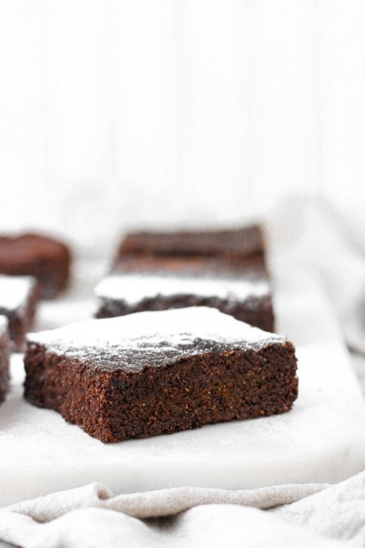 keto brownies close up featured image