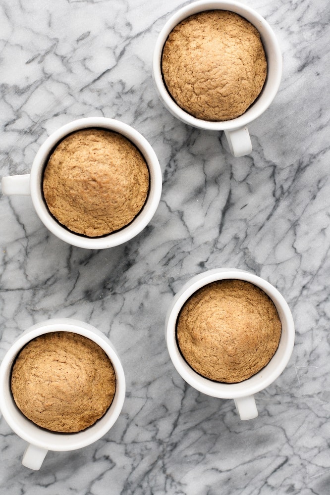 microwaved keto pumpkin pie mug cake