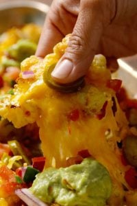cheesy cauliflower nachos