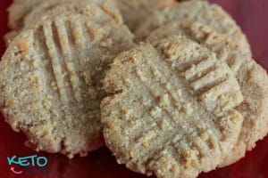 close up of keto cinnamon butter cookies