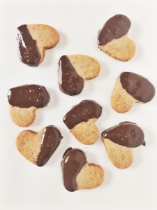Keto Toasted Almond Shortbread Cookies