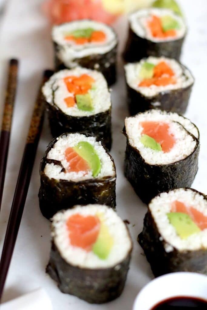 keto suchi rolls lined-up on a plate