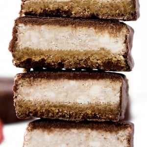Low-Carb-Chocolate-Covered-Strawberry-Cheesecake-Bars