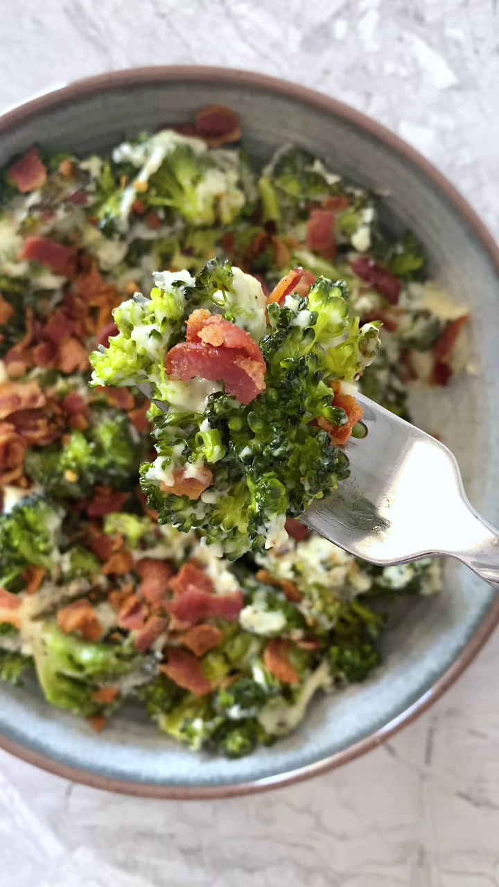 Low-Carb Cheesy Broccoli and Bacon