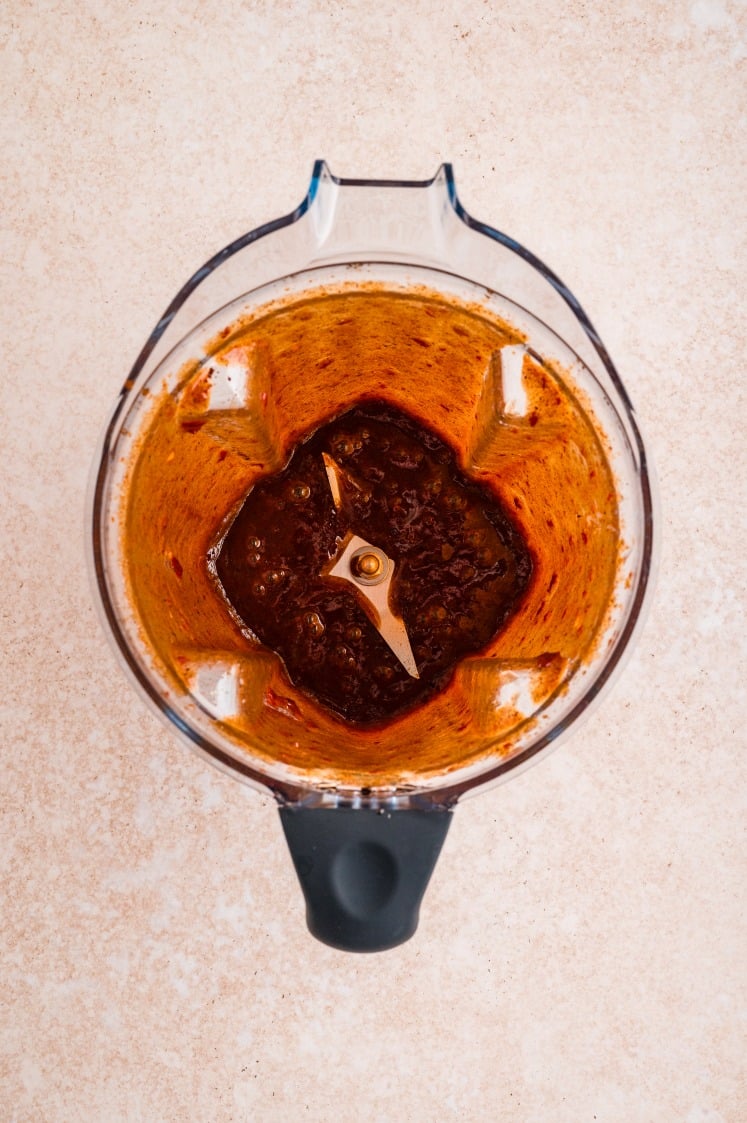 Blended chipotle marinade in a blender.