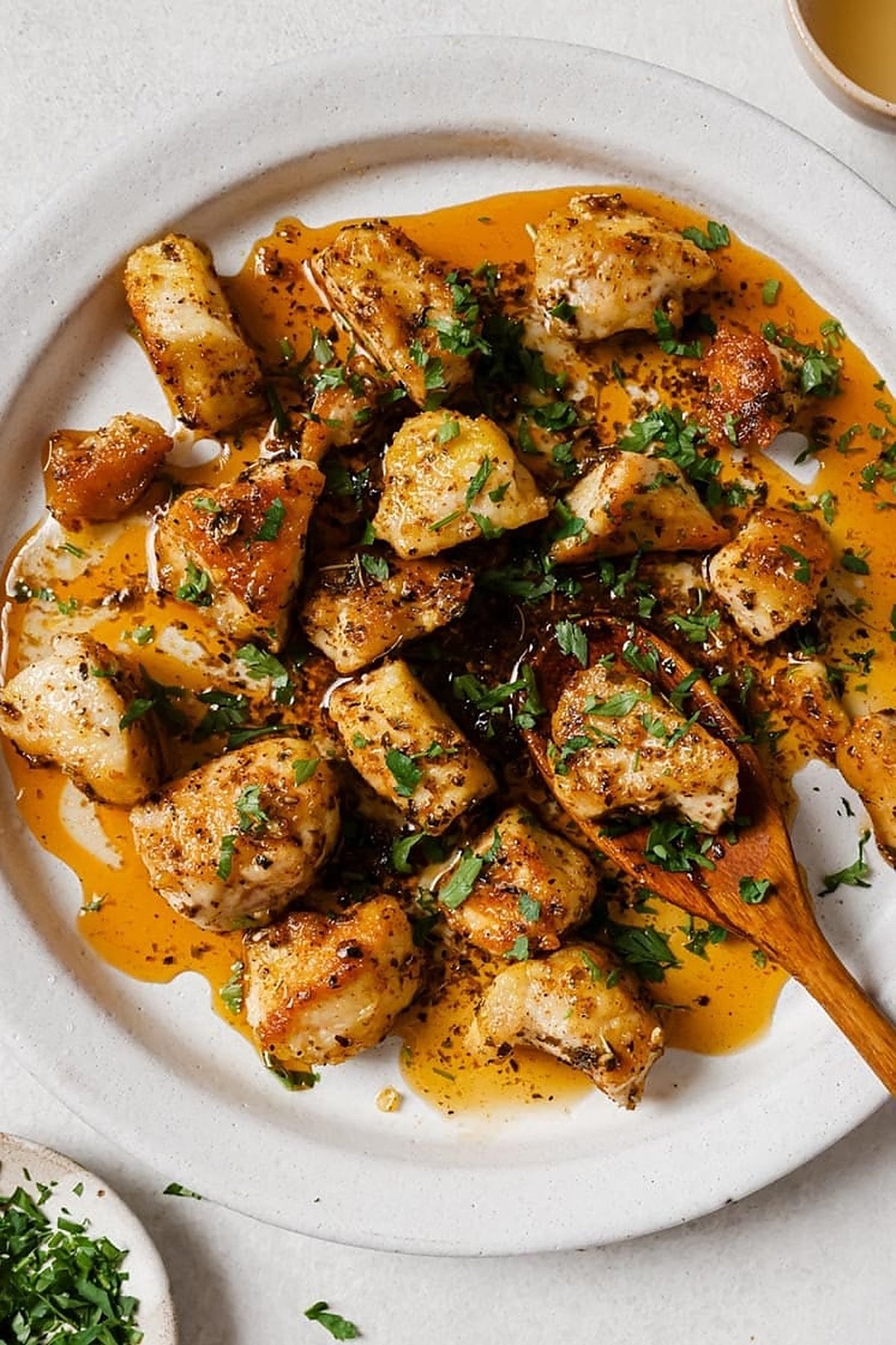 Juicy Garlic Butter Chicken Bites